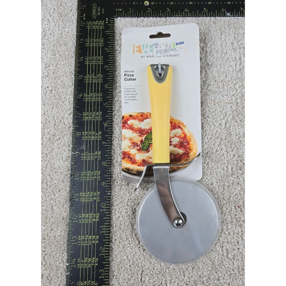 Martha Stewart Pizza Cutter Yellow Drexler‎ Ergonomic Finger Guard